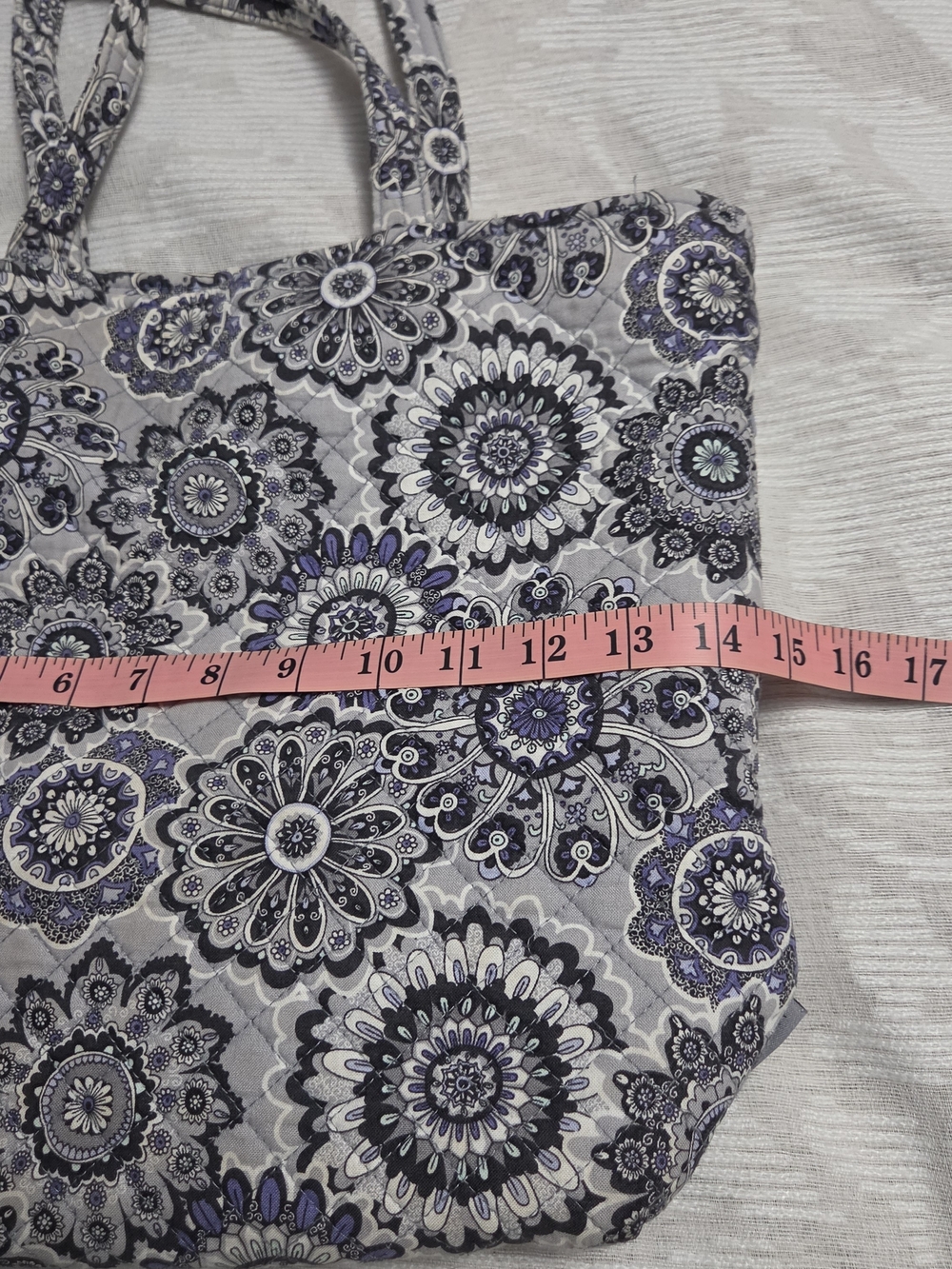 Vera Bradley Large Tote Purse Magnet Snap Inside Pockets - Picture 4 of 9